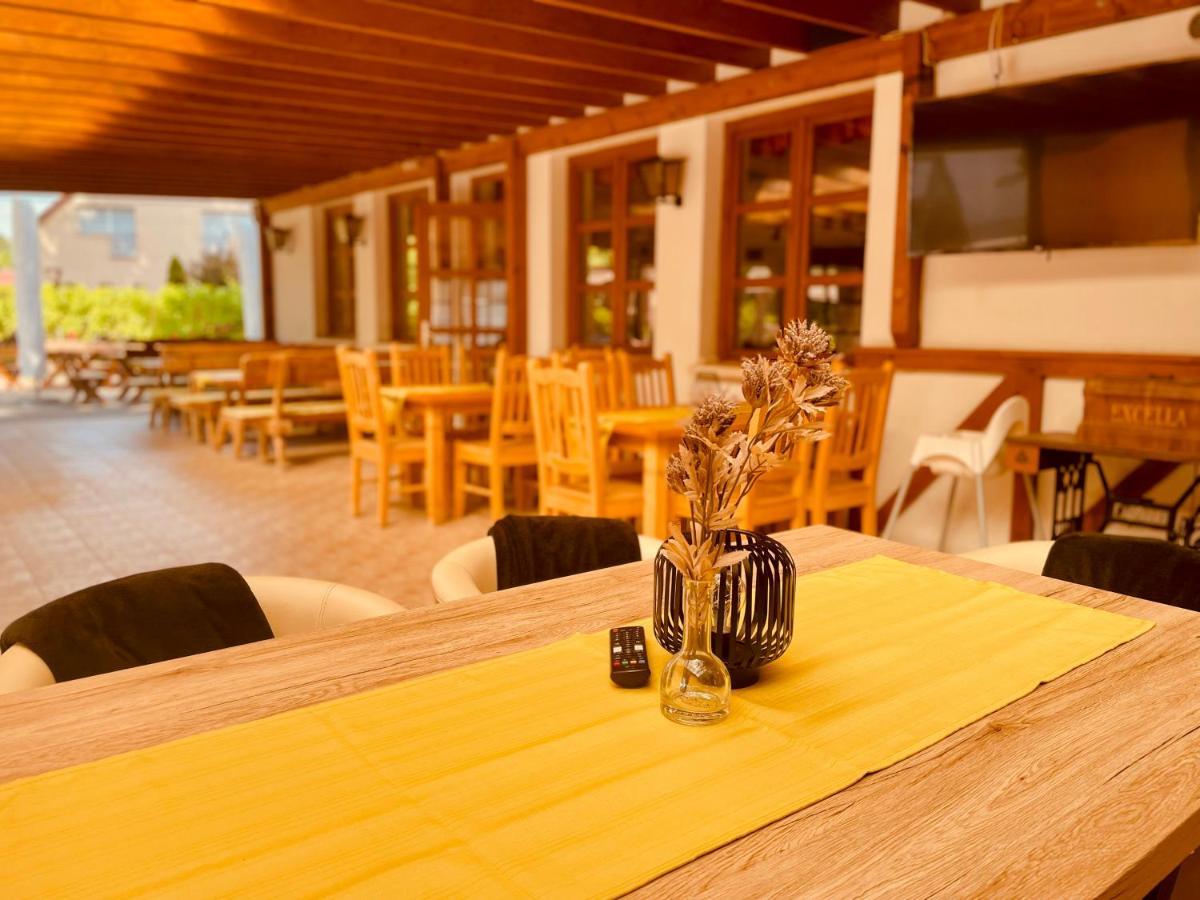 Sommer Panzio Balatonföldvár Εξωτερικό φωτογραφία