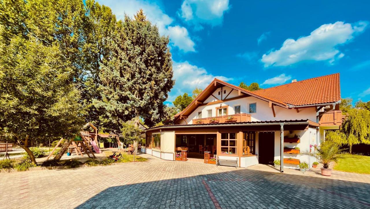 Sommer Panzio Balatonföldvár Εξωτερικό φωτογραφία