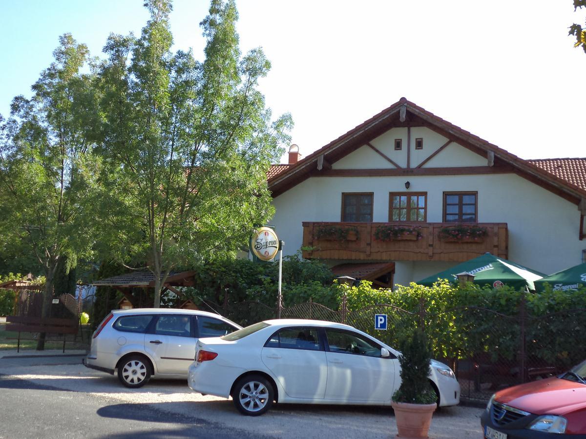 Sommer Panzio Balatonföldvár Εξωτερικό φωτογραφία